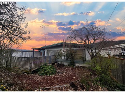 3668 JOSEPH ST Roseburg OR 97470