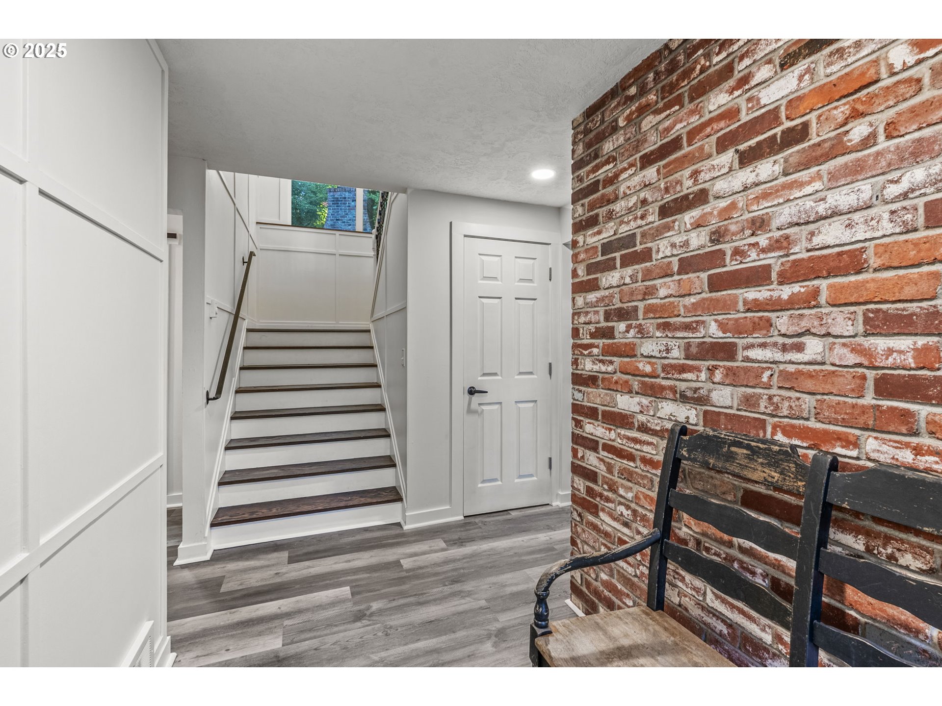 2342 E LYNNWOOD DR