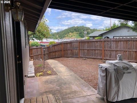 A home in Roseburg