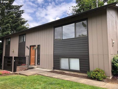 A home in Roseburg