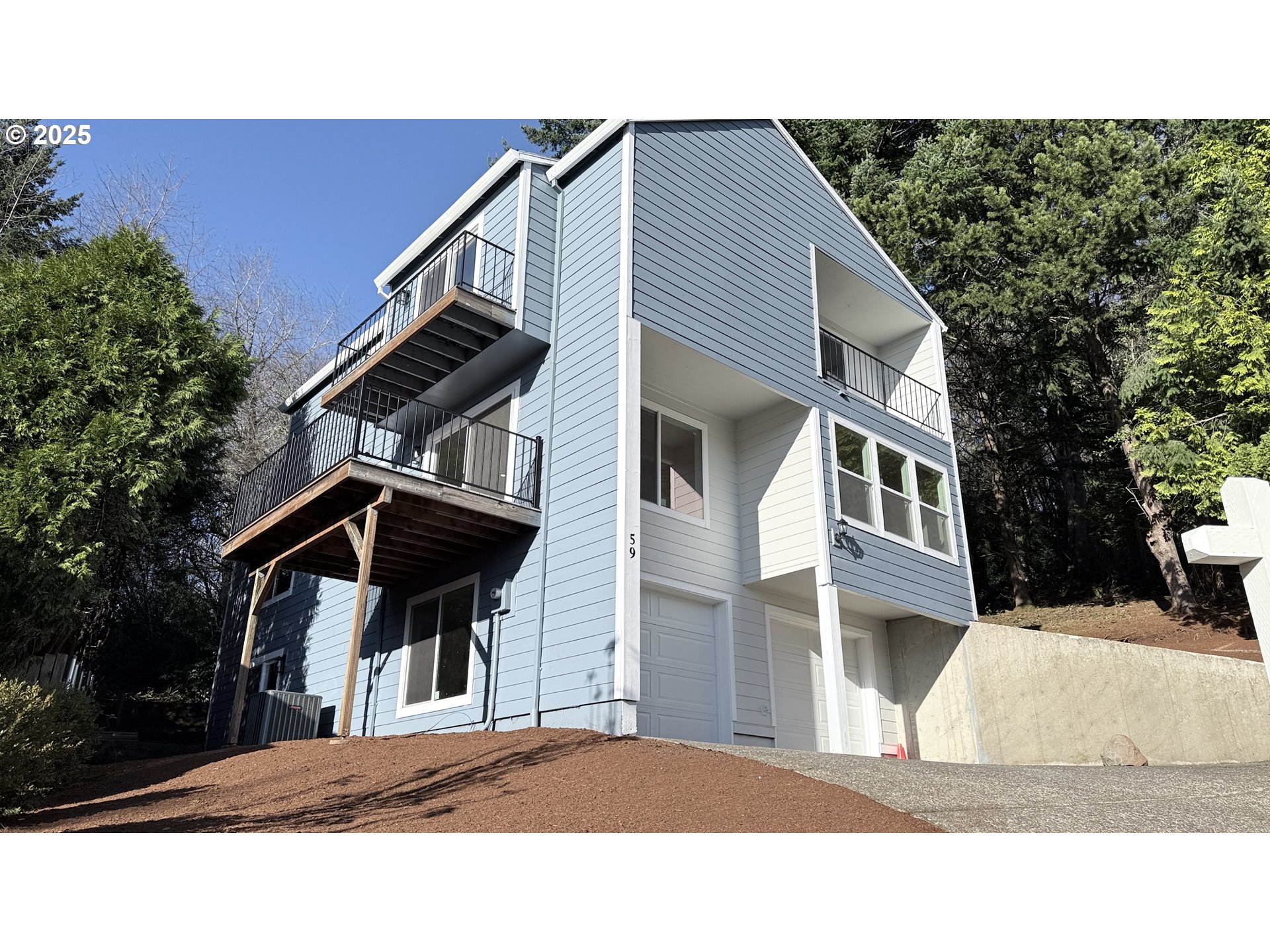 65 SW PLEASANT VIEW AVE