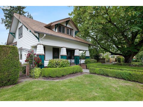 A home in Mt Angel