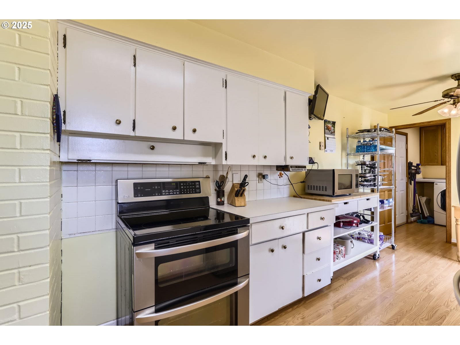 Portland, Oregon 97266, United States, 3 Bedrooms Bedrooms, ,2 BathroomsBathrooms,Residential,Active,172221