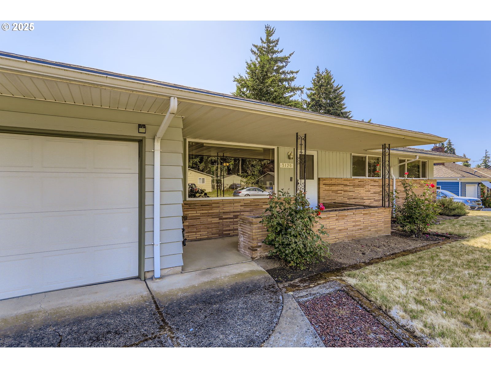 Portland, Oregon 97266, United States, 3 Bedrooms Bedrooms, ,2 BathroomsBathrooms,Residential,Active,172221