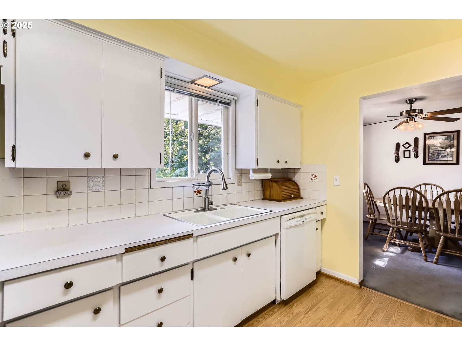 Portland, Oregon 97266, United States, 3 Bedrooms Bedrooms, ,2 BathroomsBathrooms,Residential,Active,172221