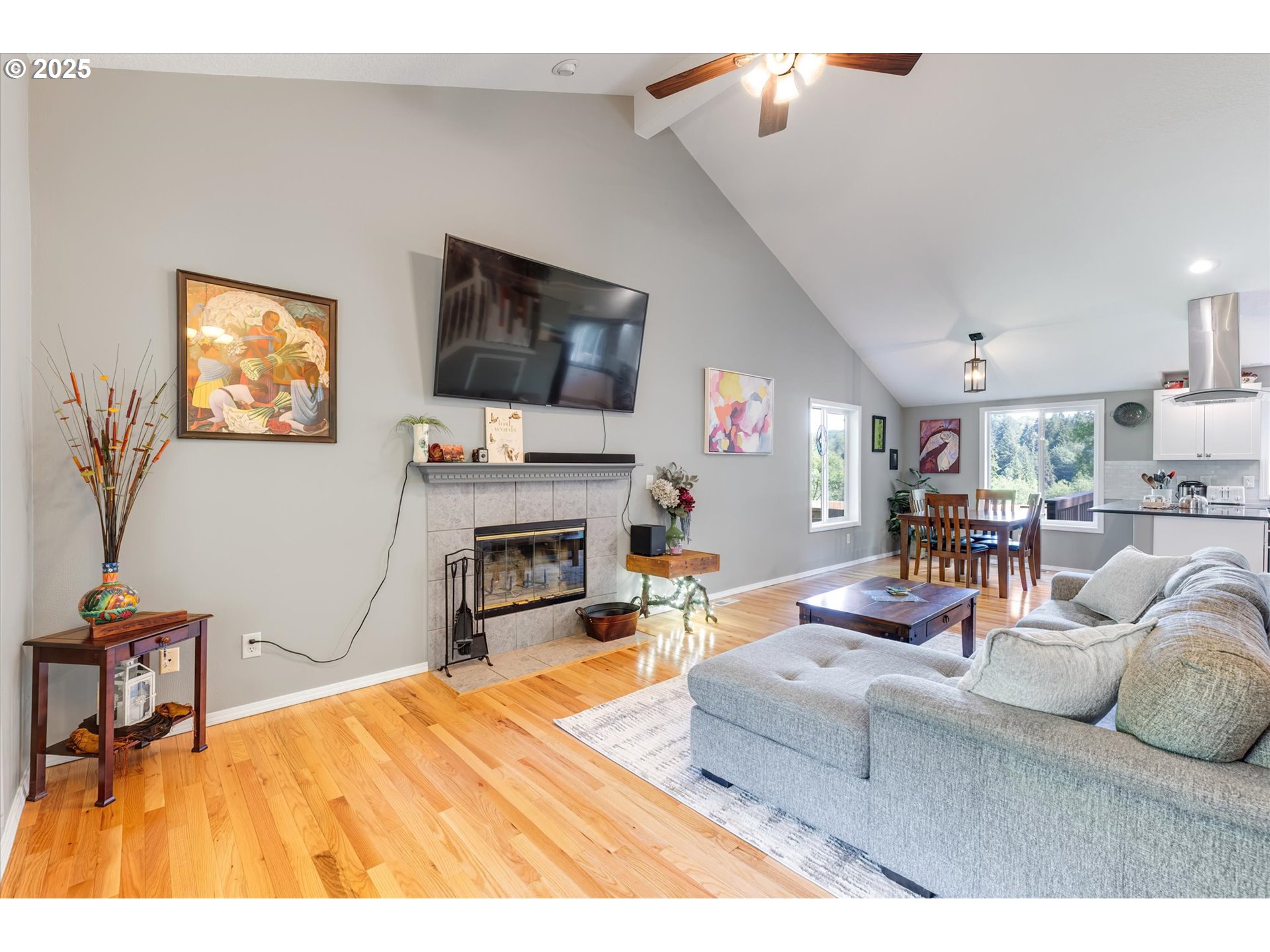 206 SALMONBERRY LN