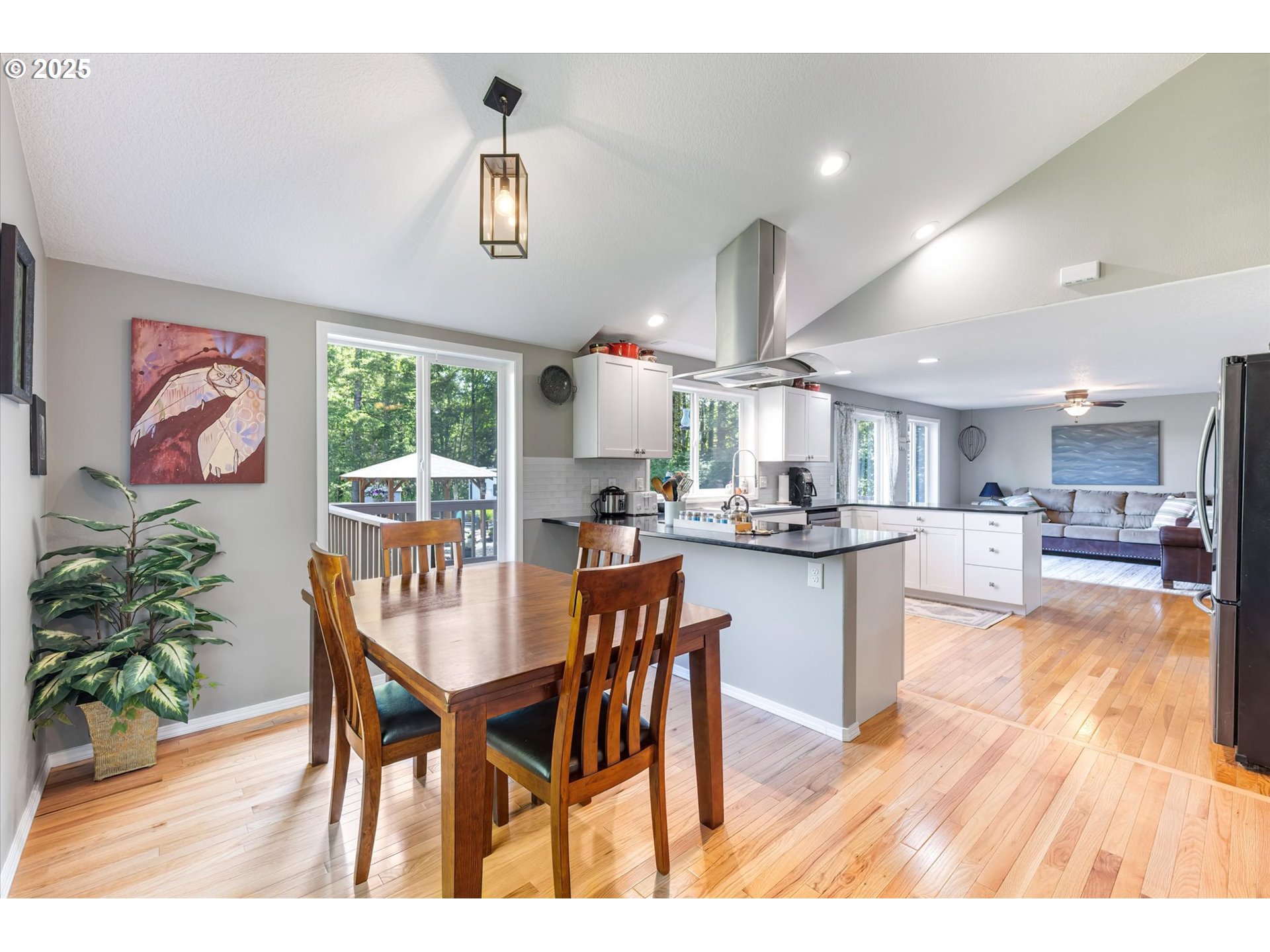 206 SALMONBERRY LN