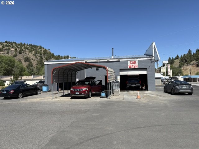 803 S CANYON BLVD