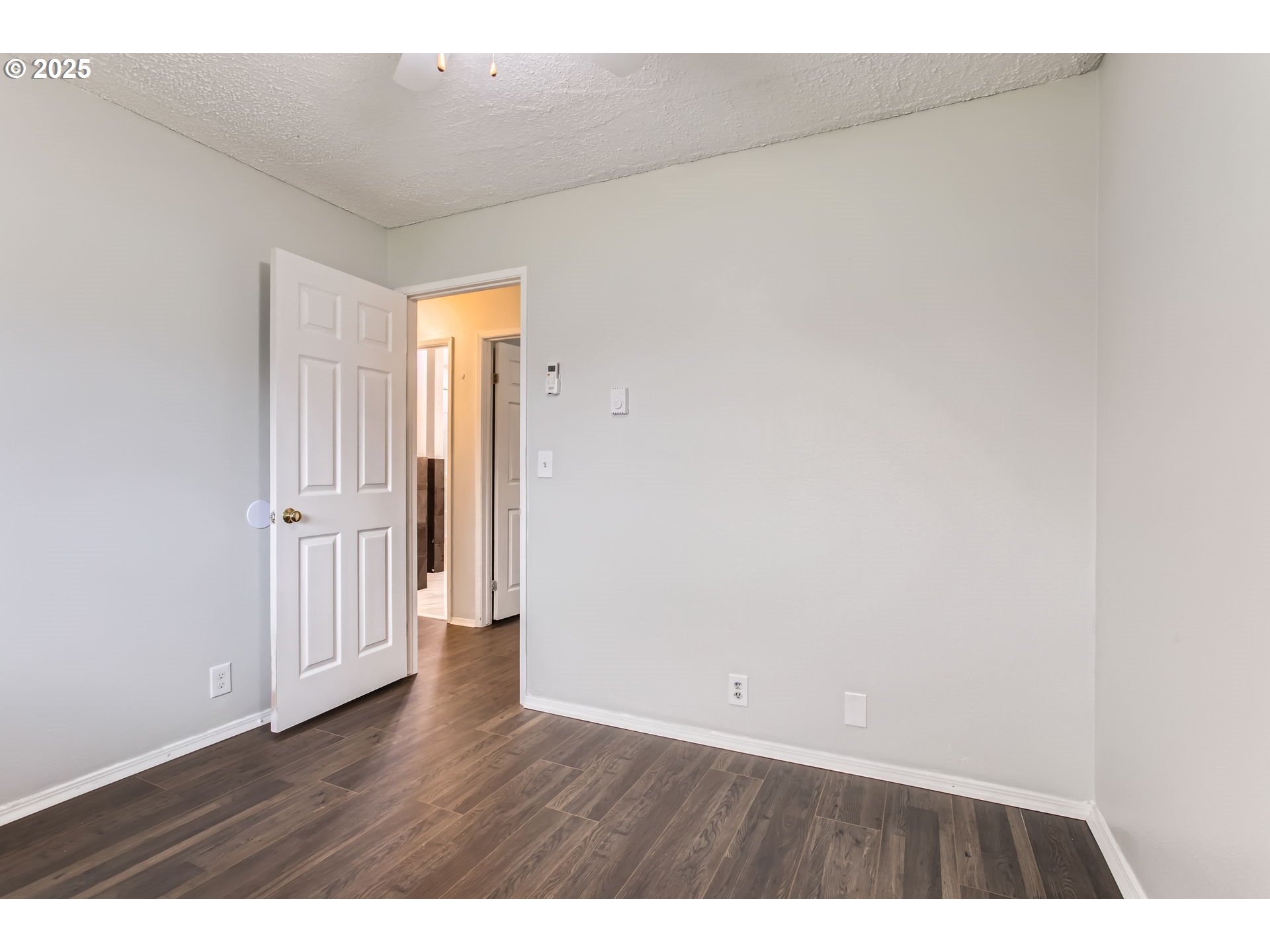 Vancouver, Washington 98664, United States, 3 Bedrooms Bedrooms, ,1 BathroomBathrooms,Residential,Pending,9733