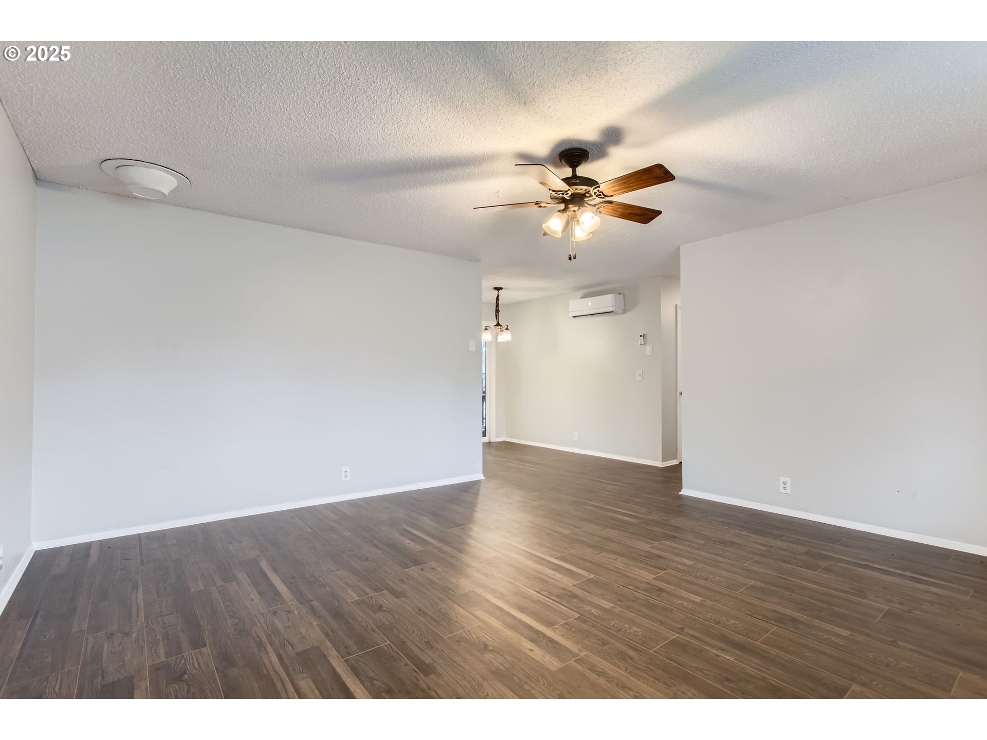 Vancouver, Washington 98664, United States, 3 Bedrooms Bedrooms, ,1 BathroomBathrooms,Residential,Pending,9733