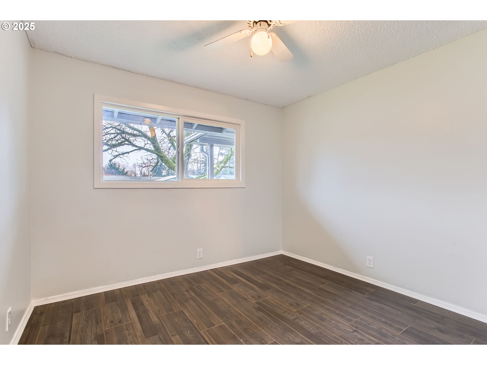 Vancouver, Washington 98664, United States, 3 Bedrooms Bedrooms, ,1 BathroomBathrooms,Residential,Pending,9733