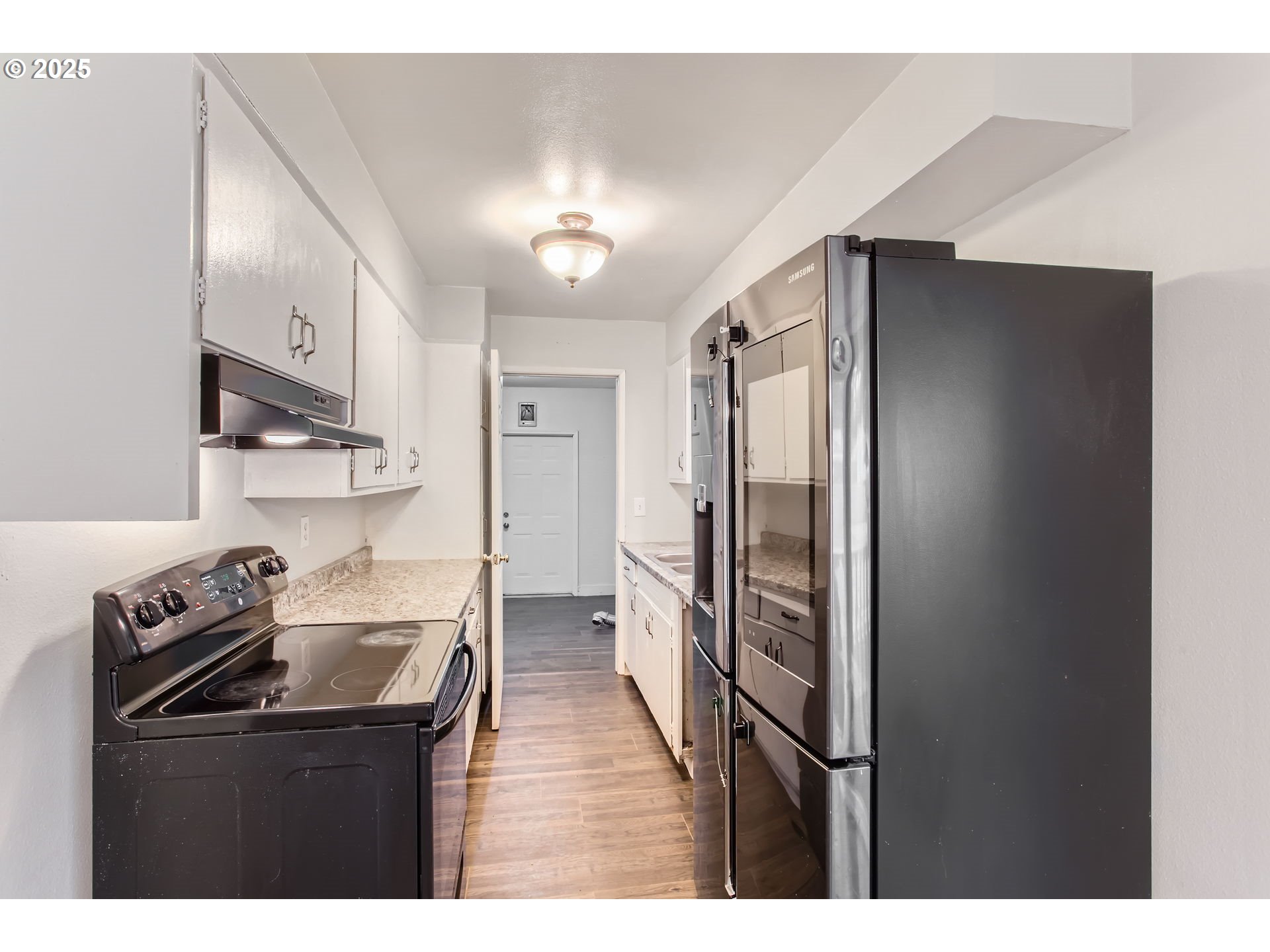 Vancouver, Washington 98664, United States, 3 Bedrooms Bedrooms, ,1 BathroomBathrooms,Residential,Pending,9733