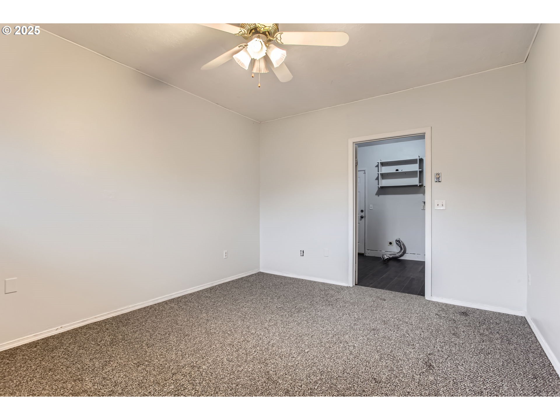 Vancouver, Washington 98664, United States, 3 Bedrooms Bedrooms, ,1 BathroomBathrooms,Residential,Pending,9733