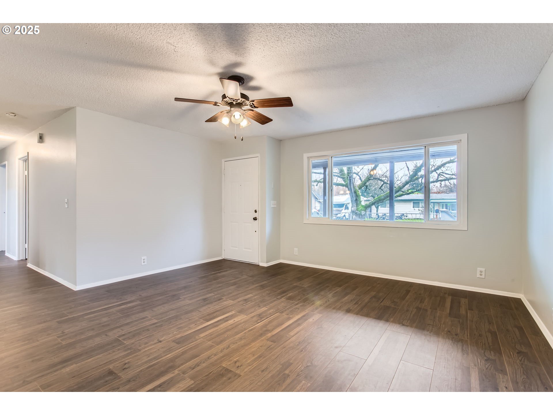 Vancouver, Washington 98664, United States, 3 Bedrooms Bedrooms, ,1 BathroomBathrooms,Residential,Pending,9733