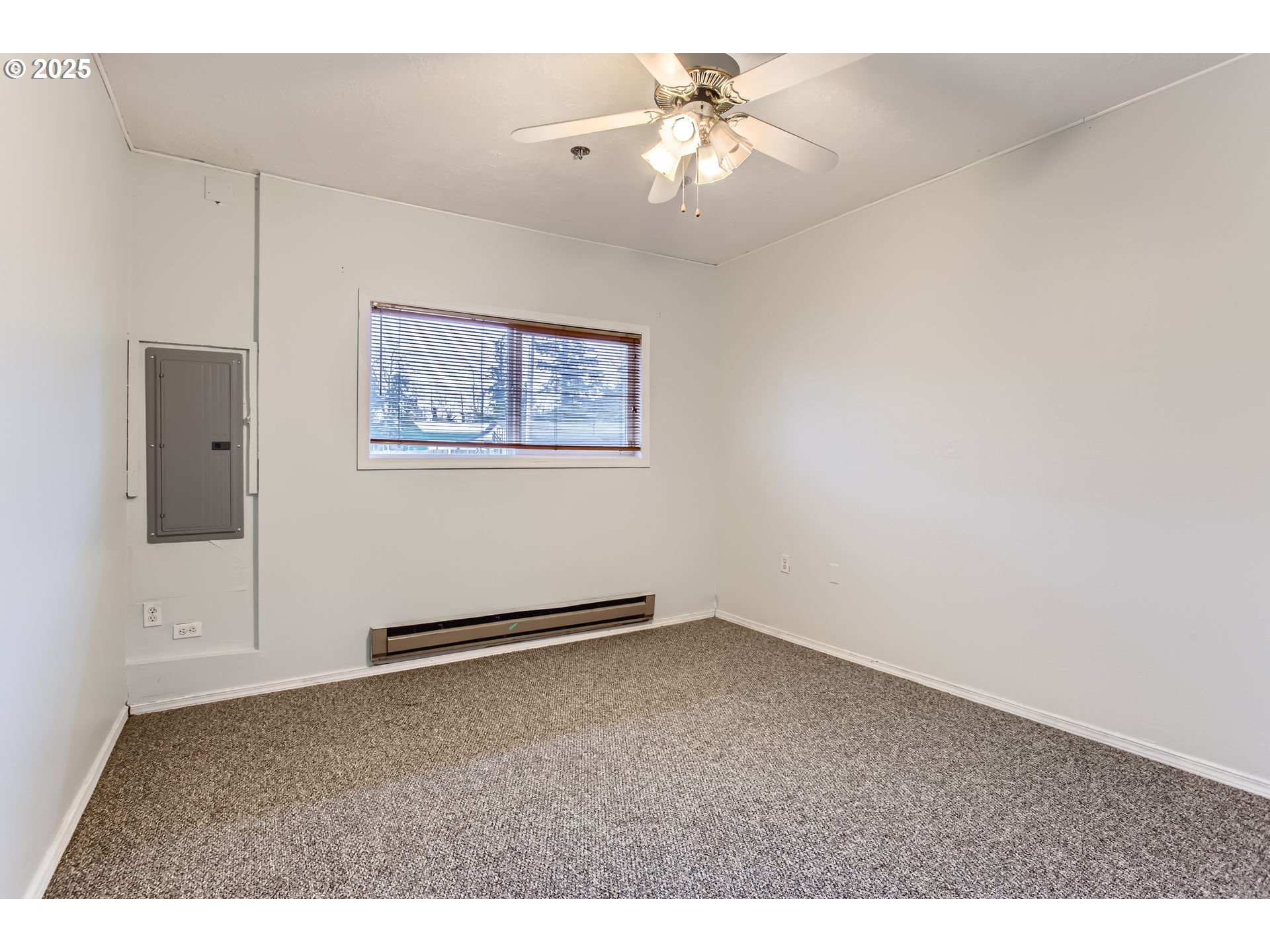 Vancouver, Washington 98664, United States, 3 Bedrooms Bedrooms, ,1 BathroomBathrooms,Residential,Pending,9733