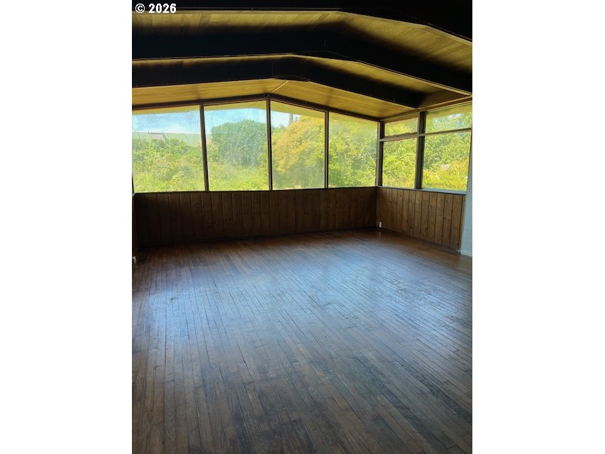 804 EVERGREEN DR