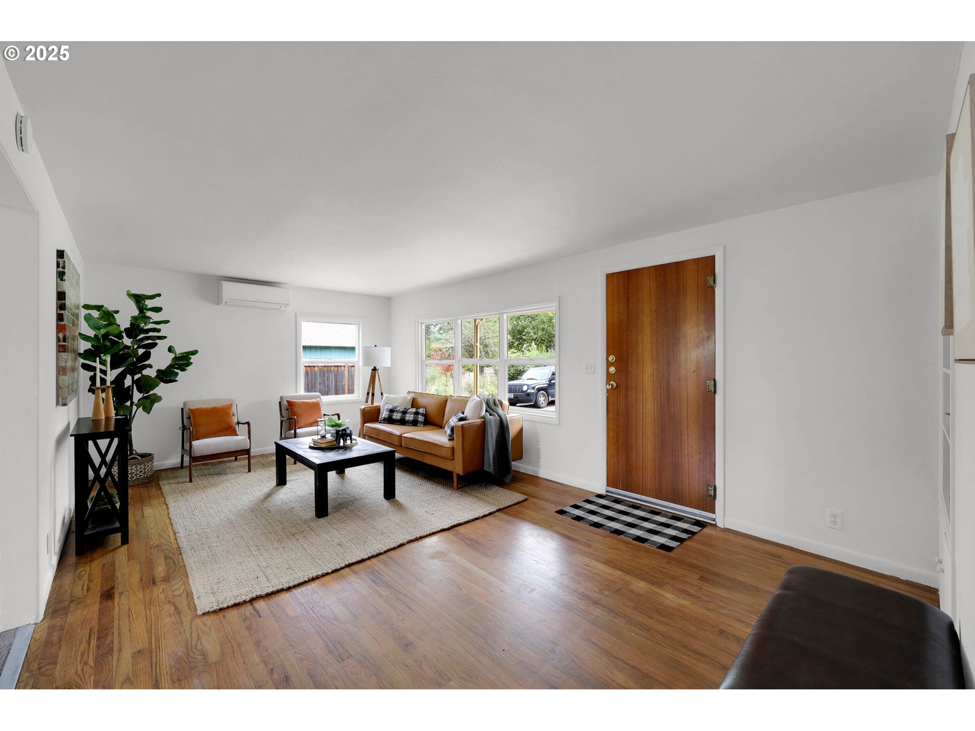 Eugene, Oregon 97405, United States, 3 Bedrooms Bedrooms, ,2 BathroomsBathrooms,Residential,Pending,208663