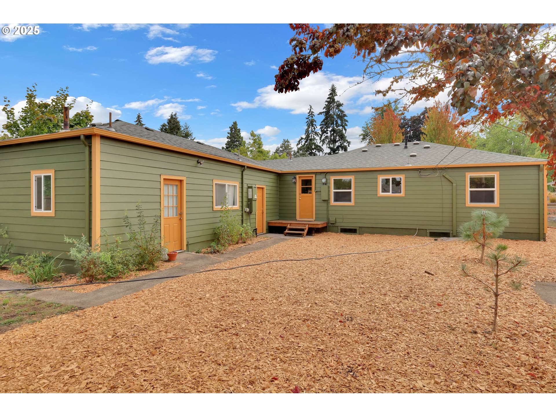 Eugene, Oregon 97405, United States, 3 Bedrooms Bedrooms, ,2 BathroomsBathrooms,Residential,Pending,208663