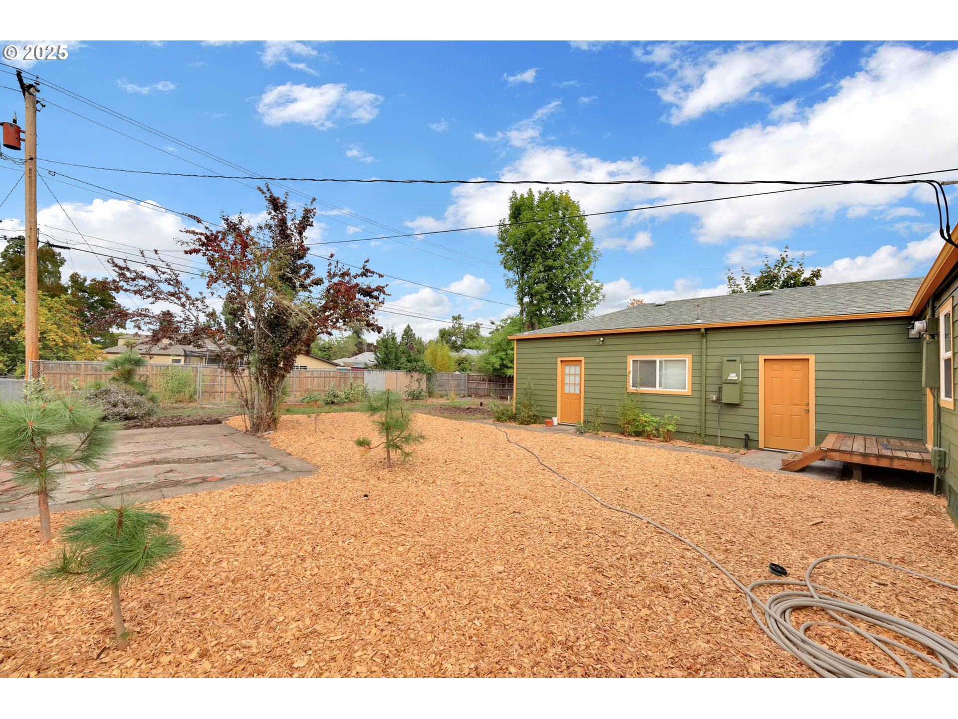 Eugene, Oregon 97405, United States, 3 Bedrooms Bedrooms, ,2 BathroomsBathrooms,Residential,Pending,208663