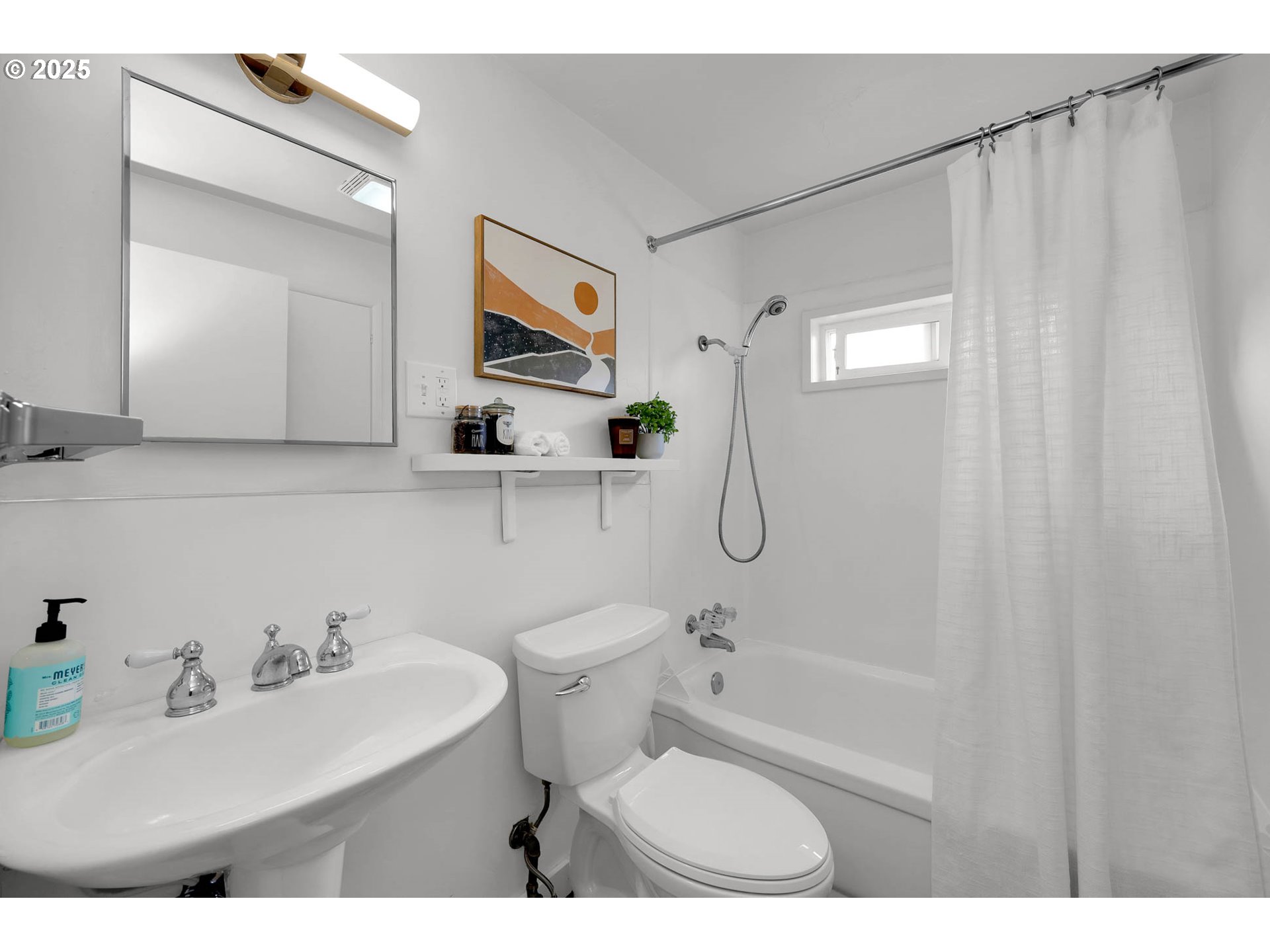 Eugene, Oregon 97405, United States, 3 Bedrooms Bedrooms, ,2 BathroomsBathrooms,Residential,Pending,208663