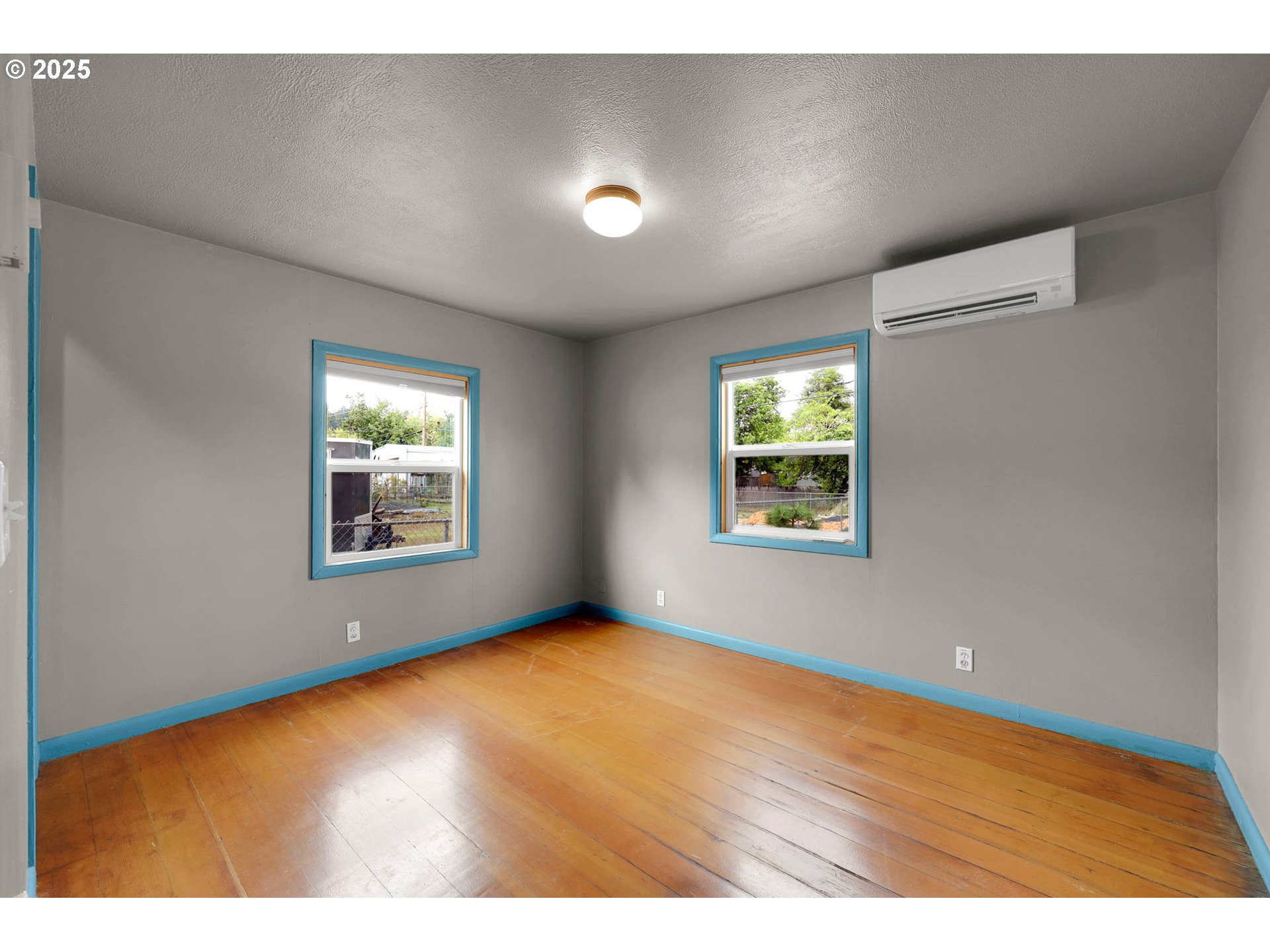 Eugene, Oregon 97405, United States, 3 Bedrooms Bedrooms, ,2 BathroomsBathrooms,Residential,Pending,208663