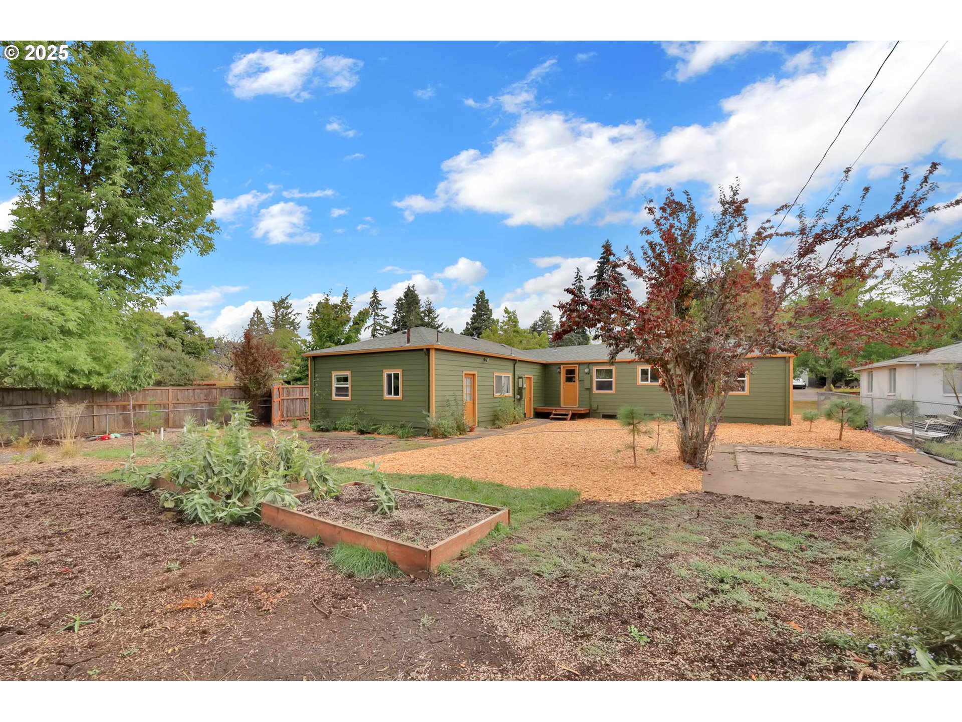 Eugene, Oregon 97405, United States, 3 Bedrooms Bedrooms, ,2 BathroomsBathrooms,Residential,Pending,208663