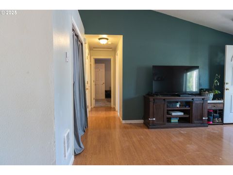 Tiny photo for 689 Blue Jay Loop, Creswell, OR 97426 (MLS # 798407386)