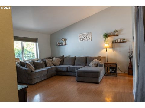 Tiny photo for 689 Blue Jay Loop, Creswell, OR 97426 (MLS # 798407386)