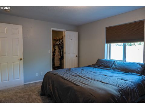 Tiny photo for 689 Blue Jay Loop, Creswell, OR 97426 (MLS # 798407386)