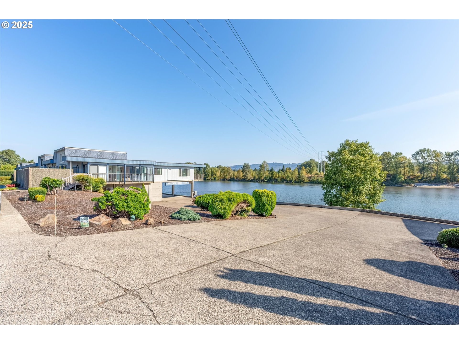 Photo 1 of 39 — 743 Marine View DR 8, Longview, WA 98632