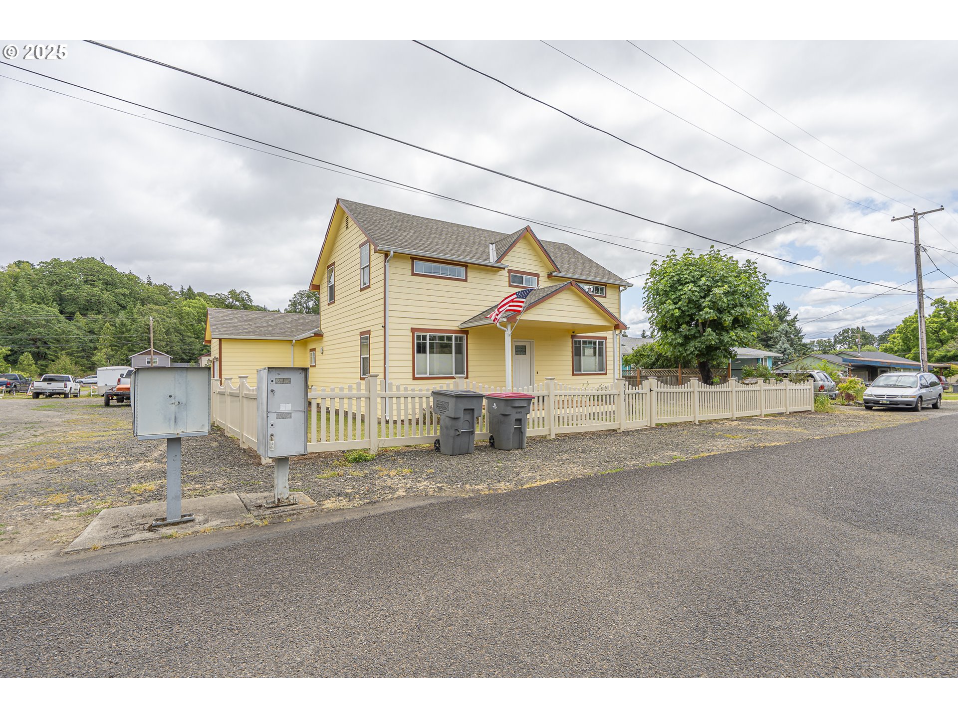 245 NE BALM ST