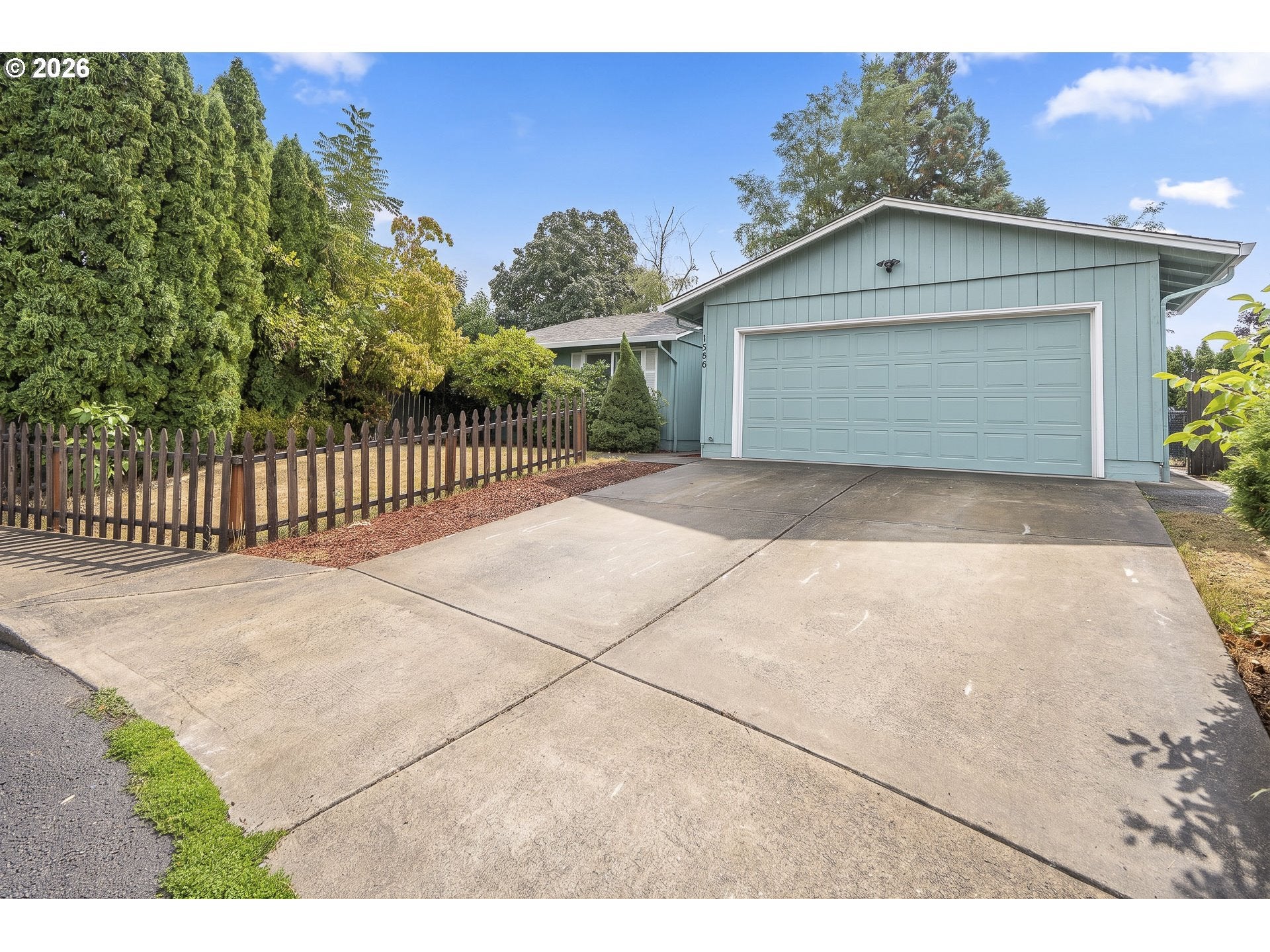 1586 FREEMAN CT