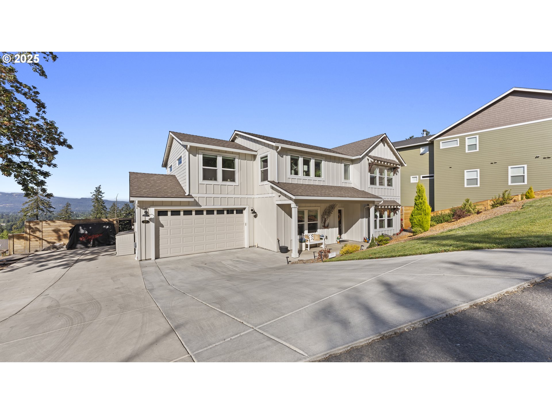 2619 CASCARA DR