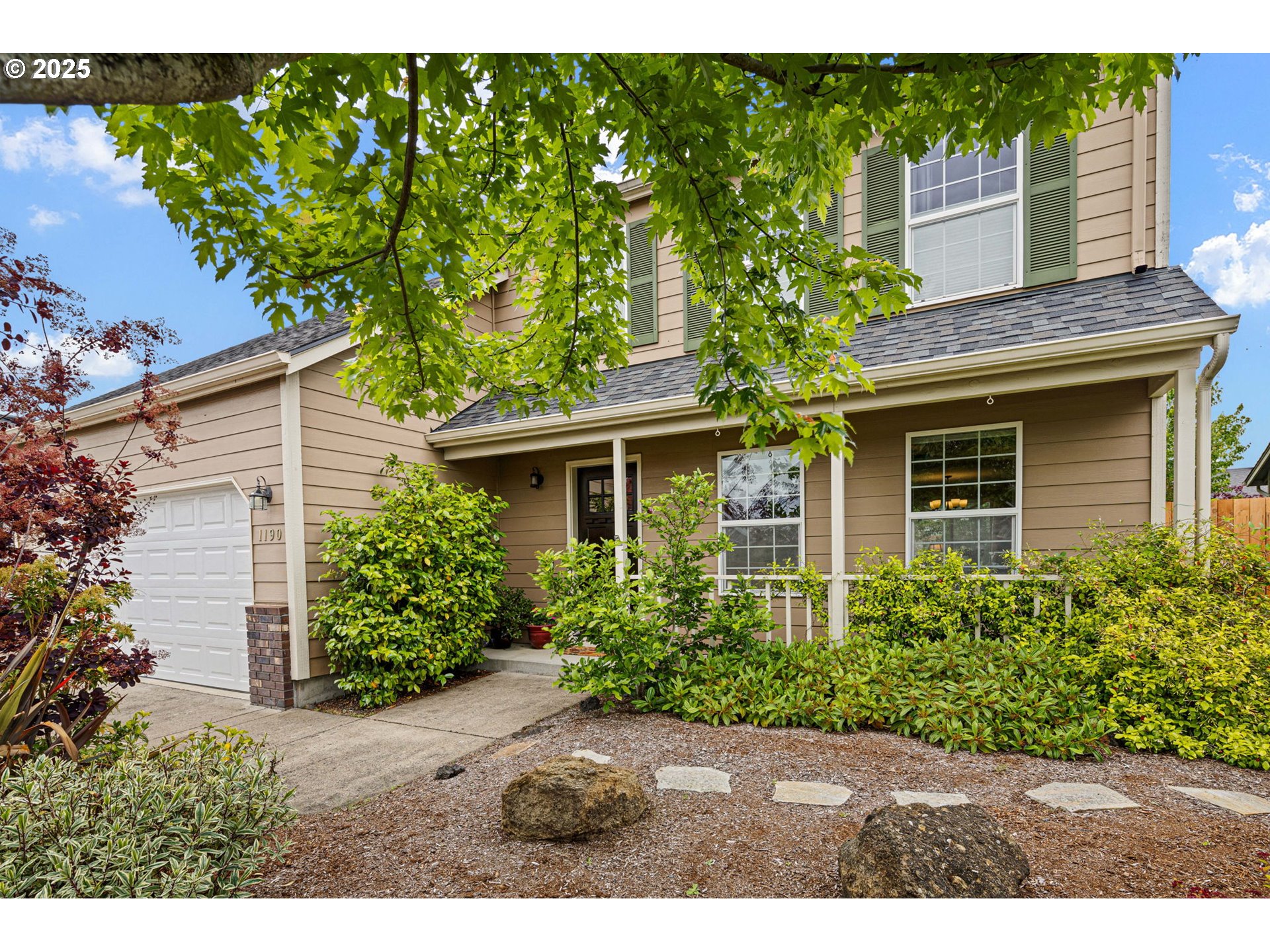 1190 HAZELNUT CT
