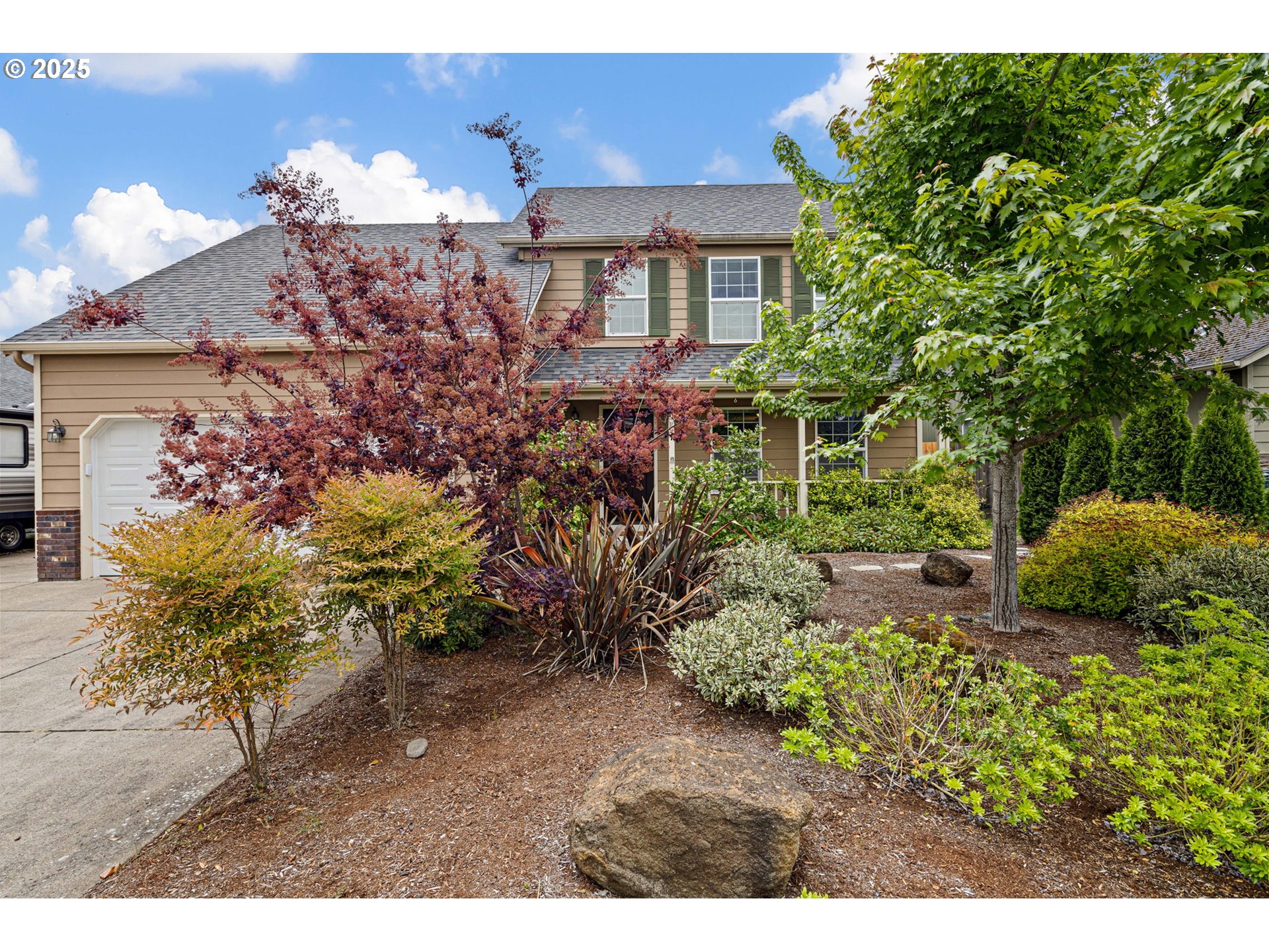 1190 HAZELNUT CT