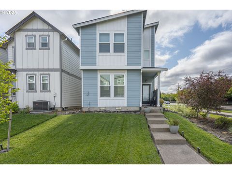 Photo of 1850 NW Landon St, McMinnville, OR 97128 (MLS # 528118108)