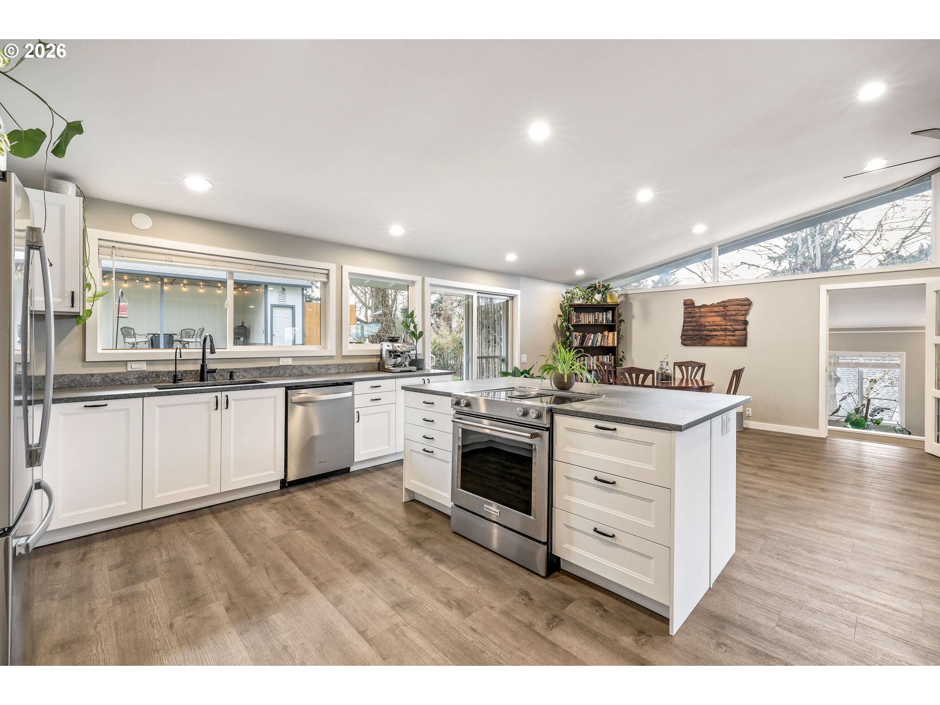1215 NE 157TH AVE