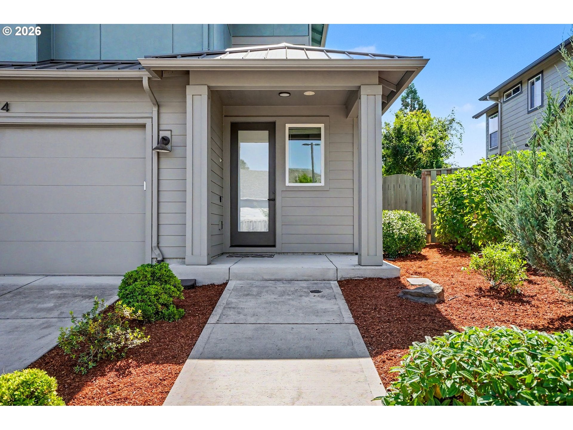 1174 SW SYLVIA ST