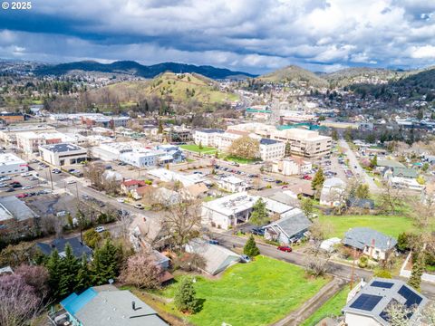 A home in Roseburg