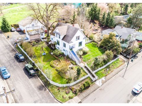 A home in Roseburg