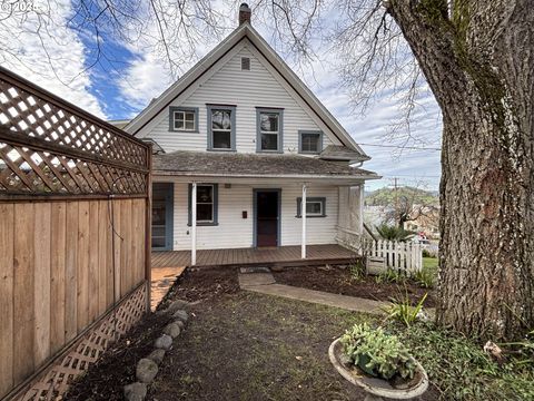 A home in Roseburg