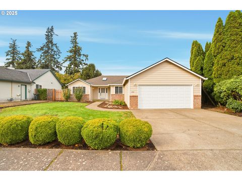 1751 N LAURELWOOD LOOP Canby OR 97013