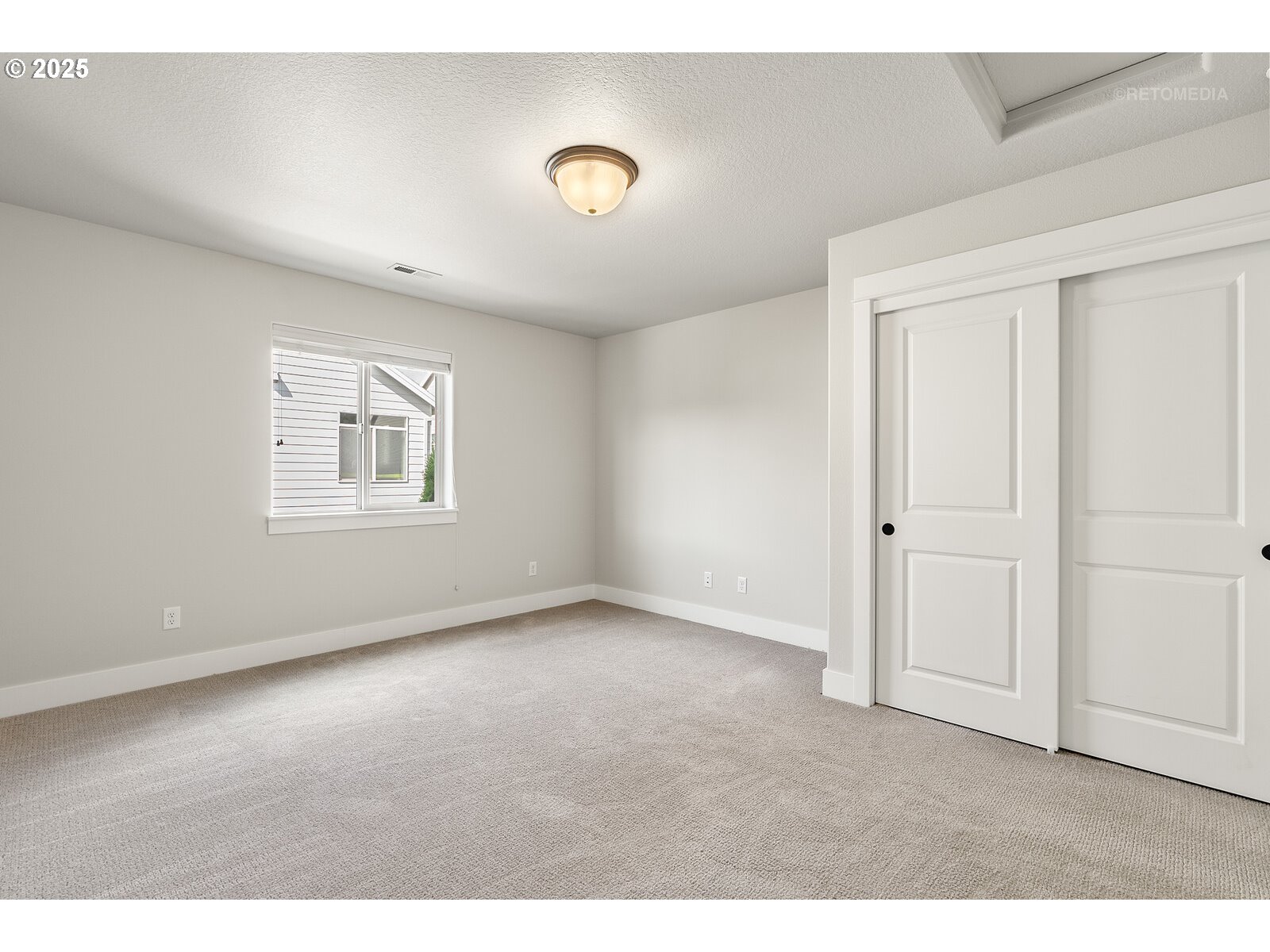 Portland, Oregon 97224, United States, 3 Bedrooms Bedrooms, ,3 BathroomsBathrooms,Residential,Active,169099