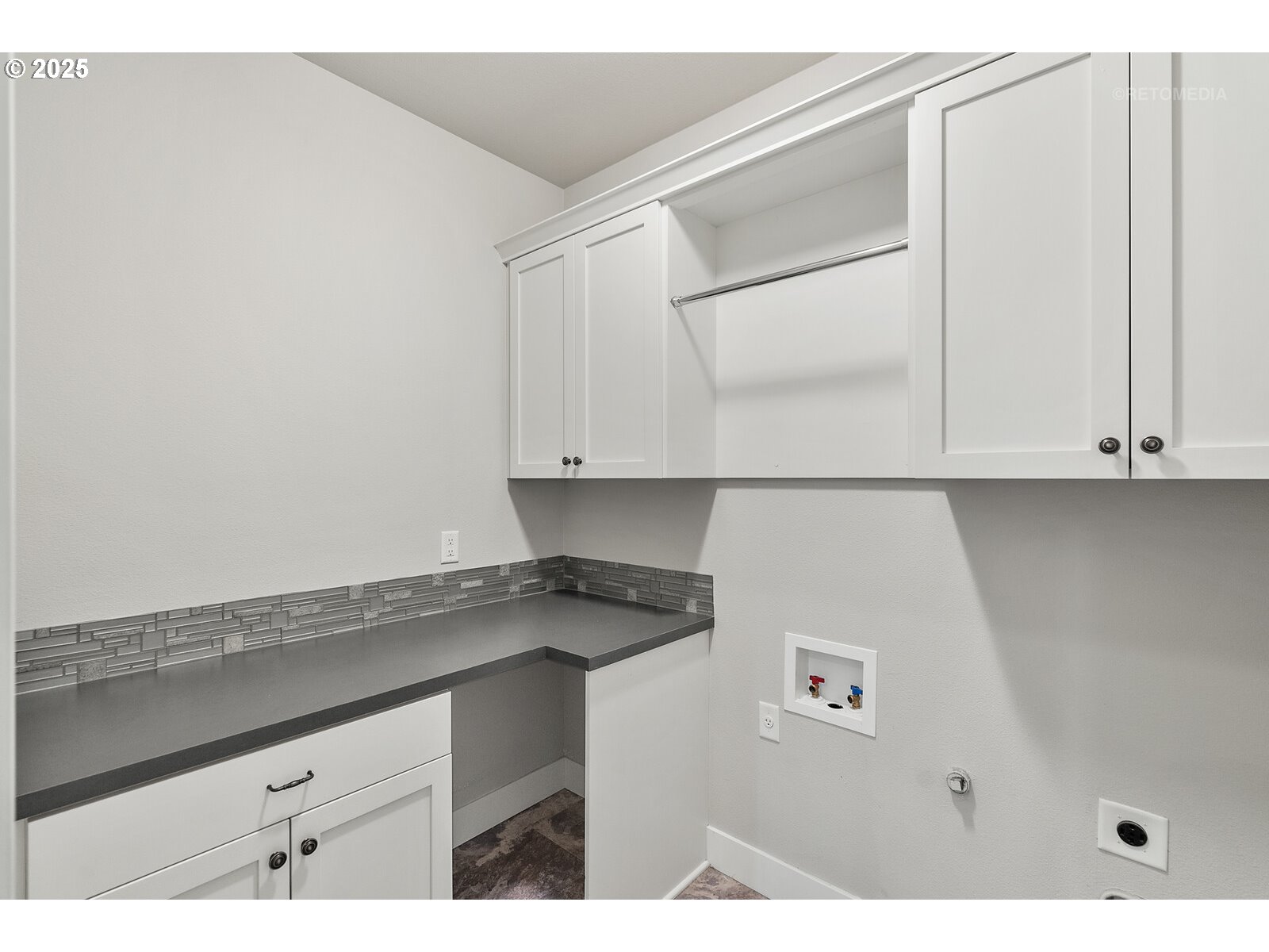 Portland, Oregon 97224, United States, 3 Bedrooms Bedrooms, ,3 BathroomsBathrooms,Residential,Active,169099