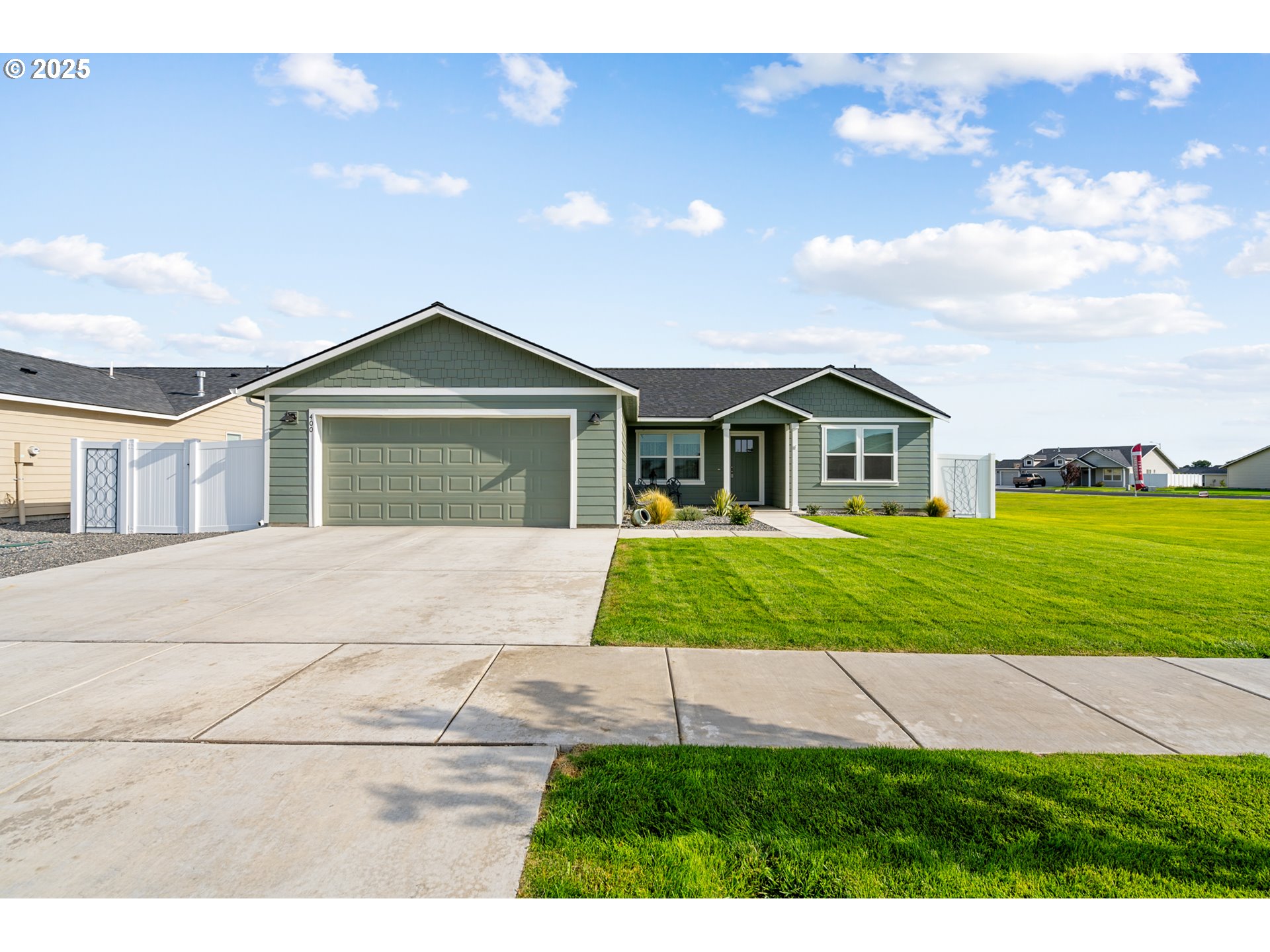 400 SW GOLDFINCH LN