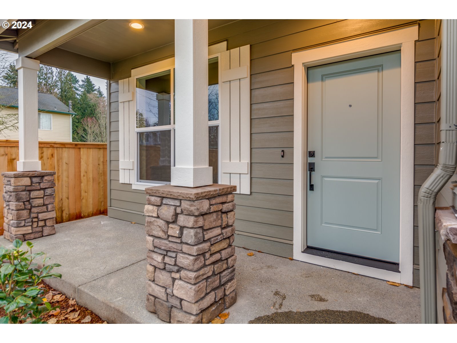 681 Farmington DR