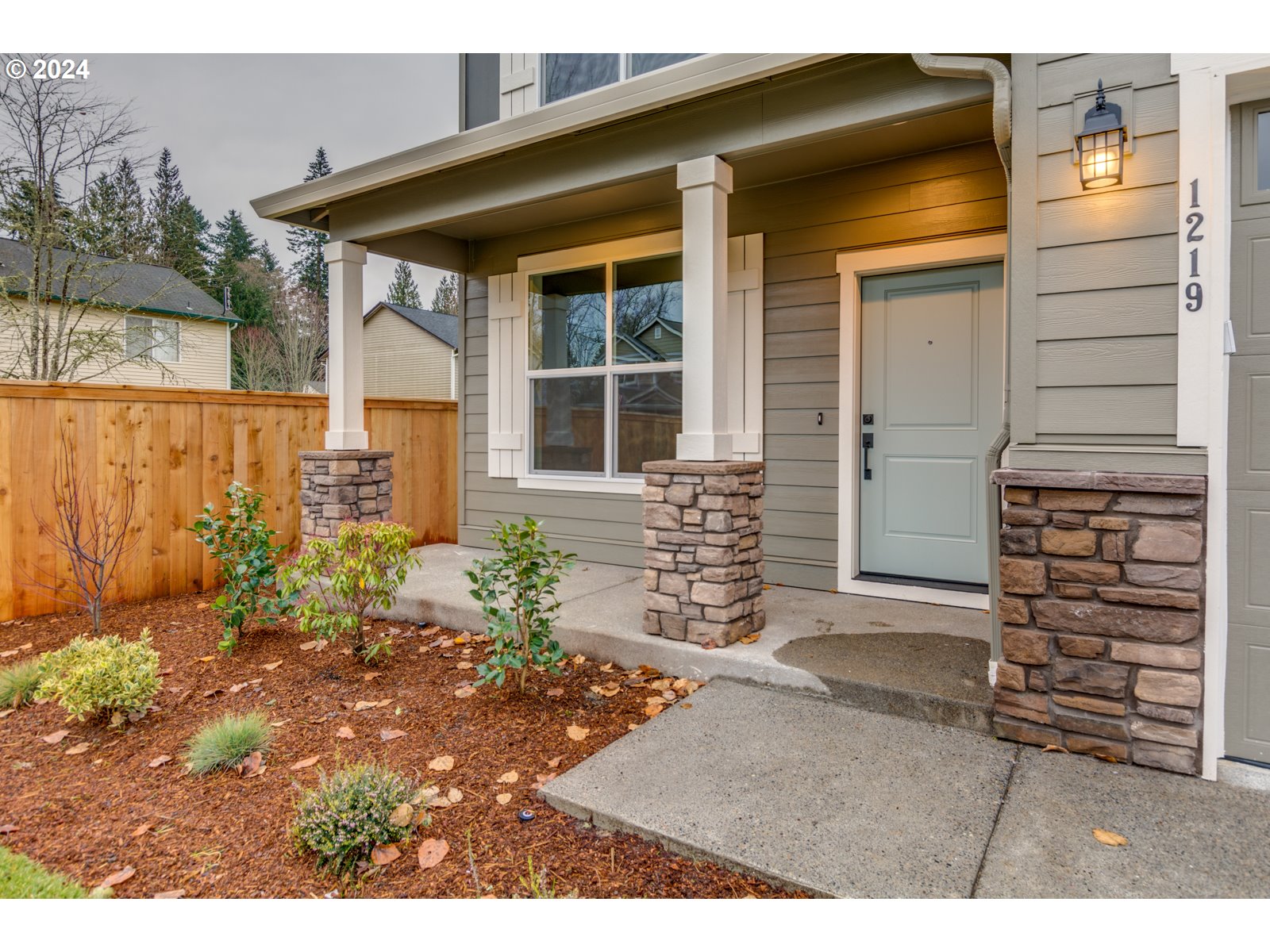 681 Farmington DR