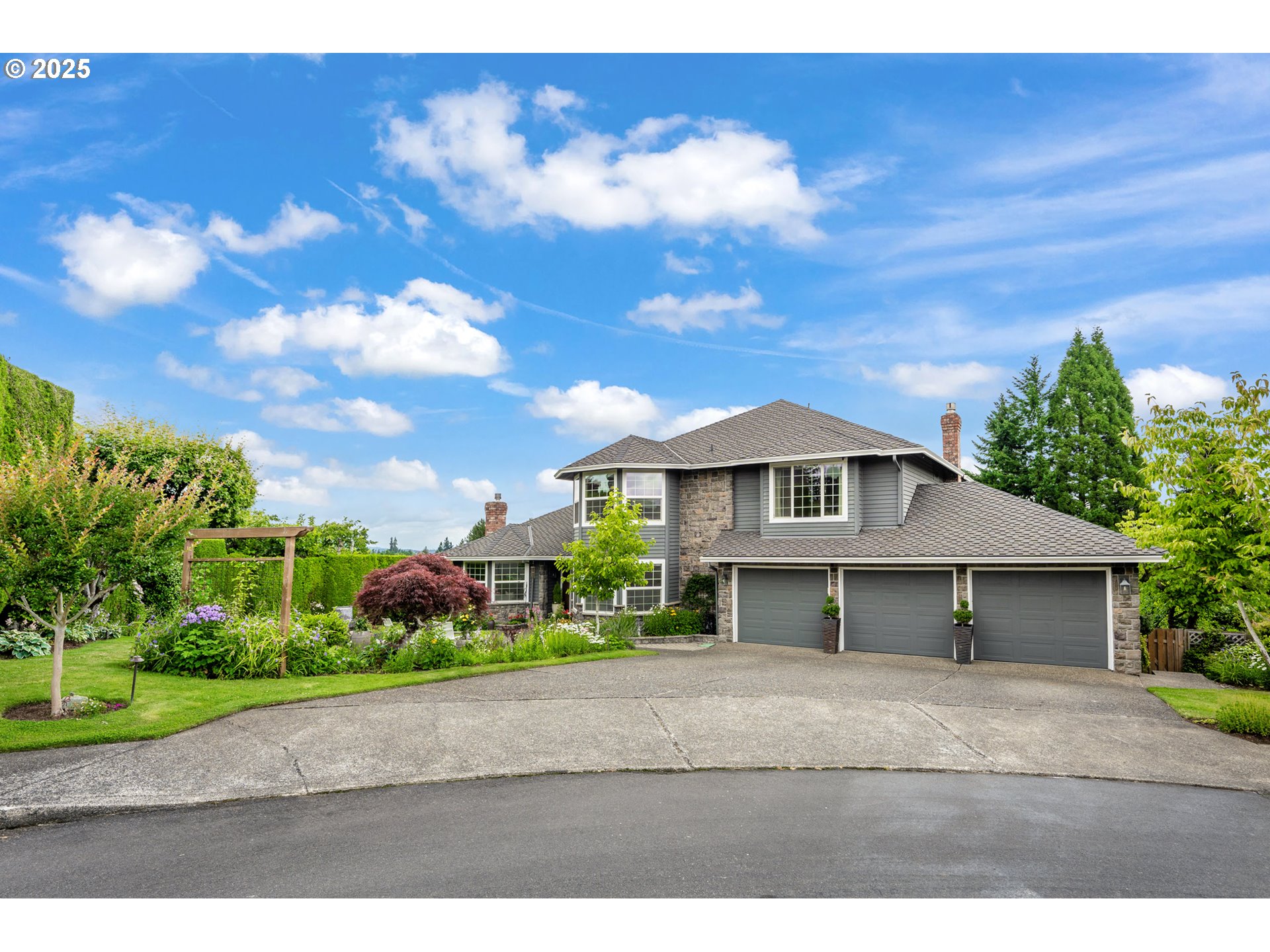 2022 CONESTOGA LN