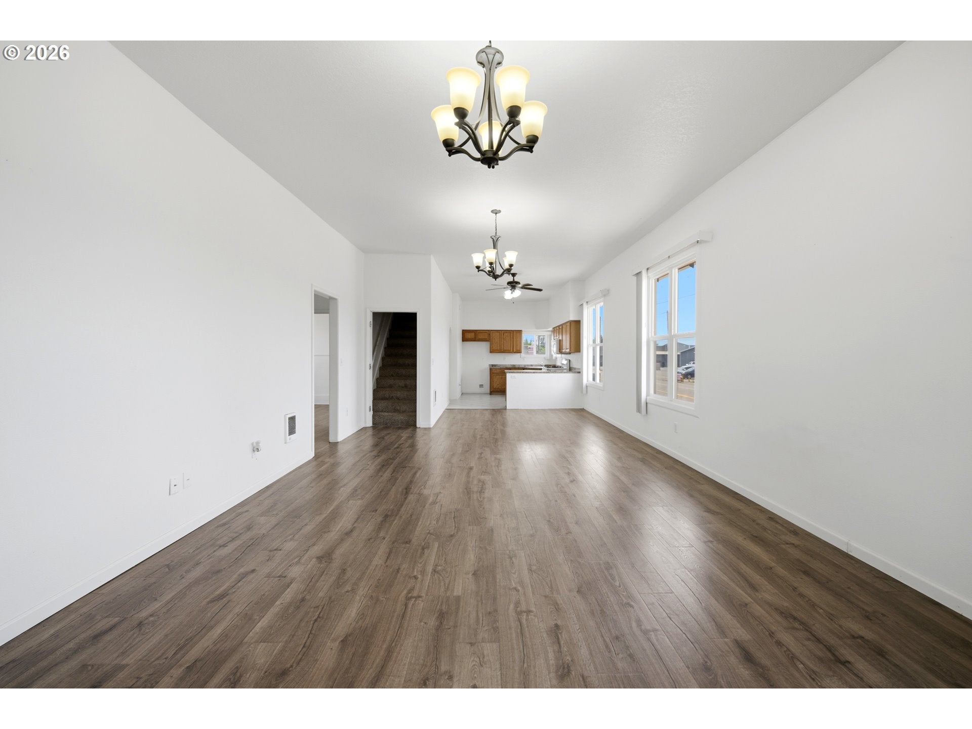 112 E IDA ST