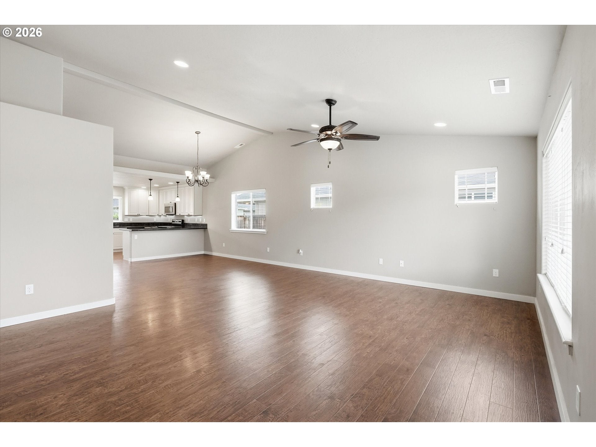 7410 DESERT VIEW DR
